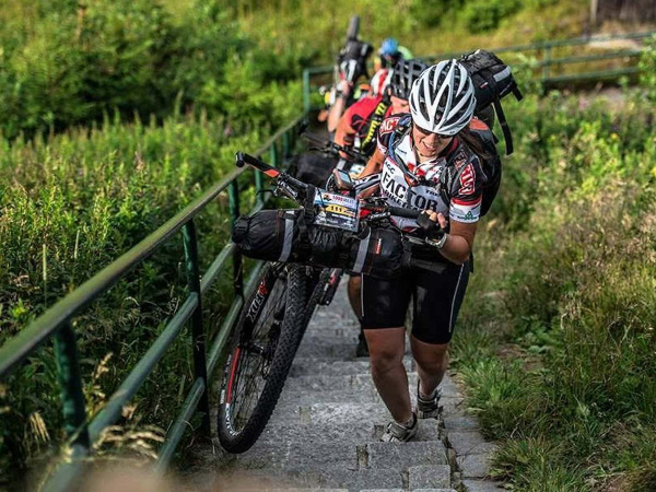 Míle jsou pro holky - 1000 Miles Adventure - Jitka Gartnerová