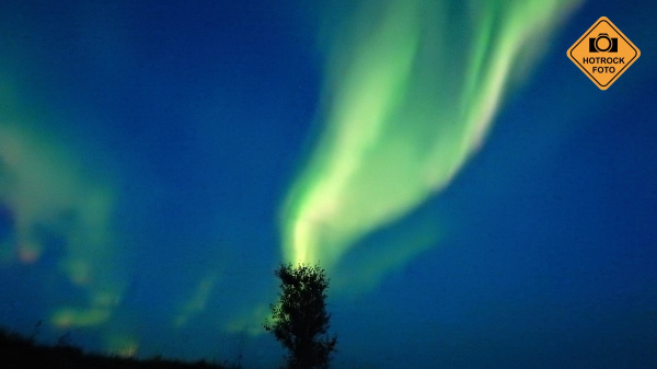 Ve vysoké atmosféře se nám krásně předvádí polární záře. Foto: Kamil Říha