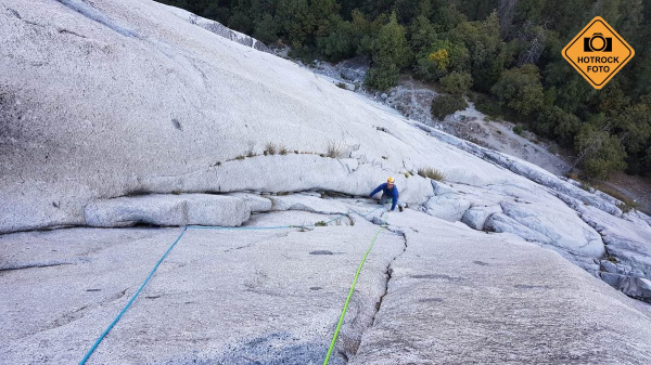 Cesta Goodrich Pinnacle na Glacier Point Apron. Foto: HOTROCK.cz