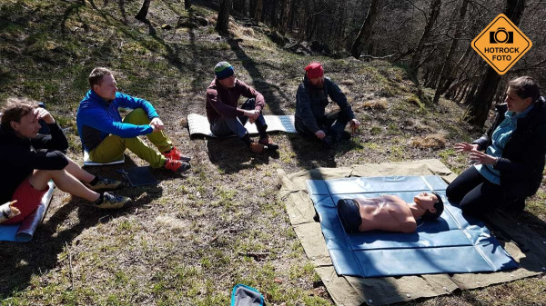 Kurz první pomoci začal.